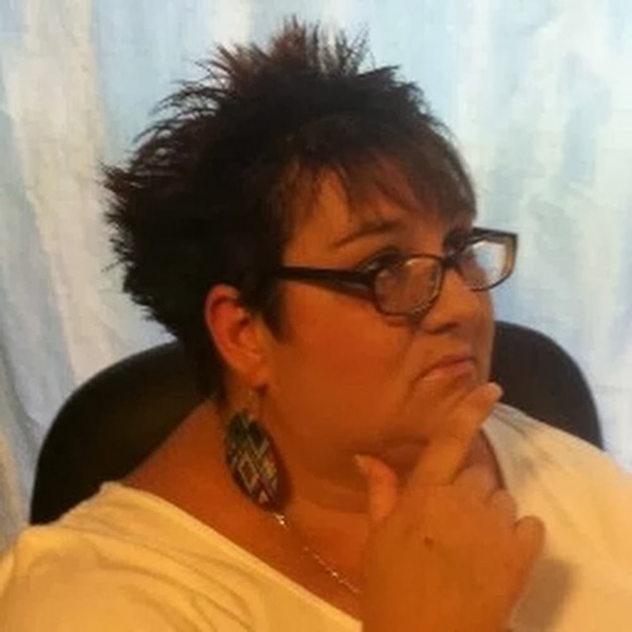 Meet your Posher, Jennifer - Picture 1 of 1